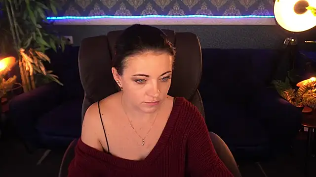 Dafni Monn online show from 5, 11, 2025