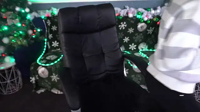 Dafni Monn online show from 16, 12, 2025