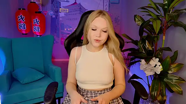 Snapshot of ChloeWhite chatting on 11, 1, 2026 ChloeWhite online show from 11, 1, 2026