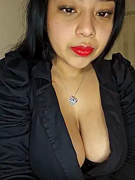 Snapshot of Angelmoon04 chatting on 5, 3, 2026 Angelmoon04 online show from 5, 3, 2026