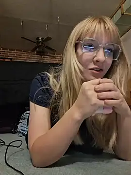 Snapshot of BunnySnowFlake chatting on 12, 6, 2026 BunnySnowFlake online show from 12, 6, 2026
