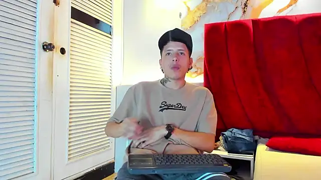 ESTEBAN 2102 online show from 13, 1, 2026