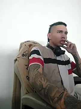 Scook Gray  online show from 18, 2, 2026