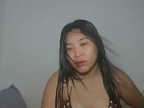 Zyeiii online show from 4, 3, 2026