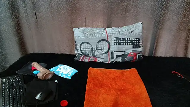 Amanda April online show from 1, 4, 2026