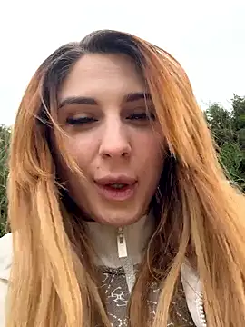 LucyBridgette online show from 12, 4, 2026