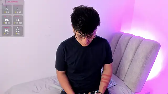 Theo Rowan online show from 12, 1, 2026