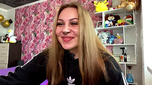 TraciBallena online show from 2, 2, 2026