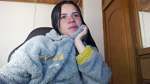 Shanel Lozano online show from 15, 4, 2026