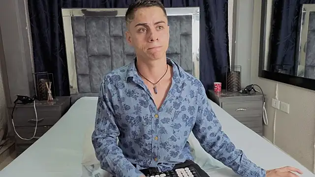 LeoMonnroe online show from 11, 2, 2026