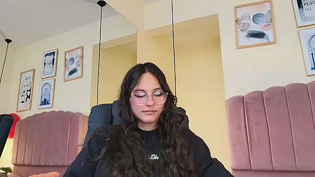 Hanabie  online show from 22, 2, 2026