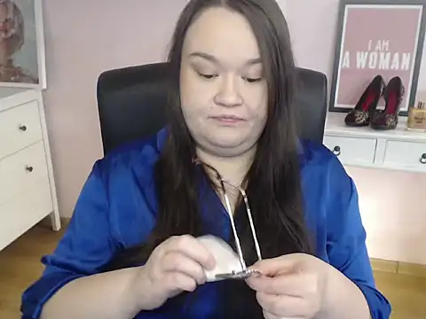 HollyDanceSoul online show from 18, 2, 2026