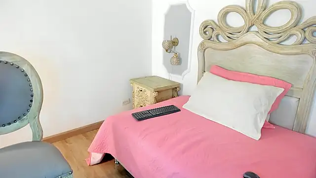 paulina lux online show from 18, 4, 2026