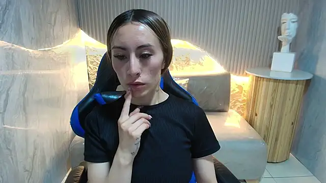 katalina r  online show from 19, 2, 2026