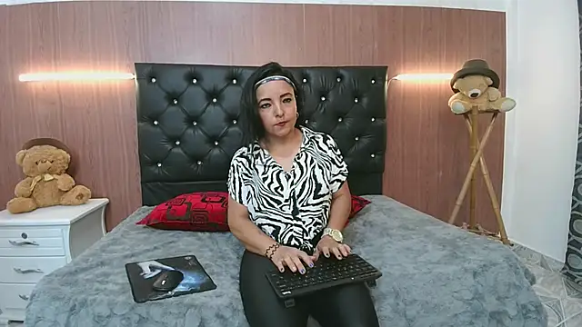 Snapshot of lolitaa_lux chatting on 13, 1, 2026 lolitaa lux online show from 13, 1, 2026