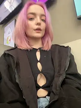 aka Blonde online show from 4, 3, 2026