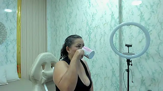 Snapshot of AnaVelveet chatting on 11, 1, 2026 AnaVelveet online show from 11, 1, 2026