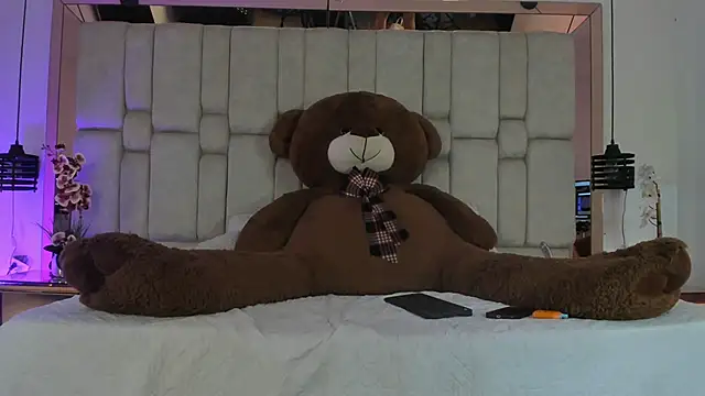 ashvalentine online show from 3, 2, 2026