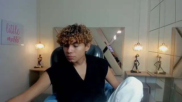 Anyelo Twink online show from 13, 3, 2026