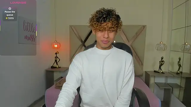 Snapshot of Anyelo_Twink chatting on 11, 5, 2026 Anyelo Twink online show from 11, 5, 2026
