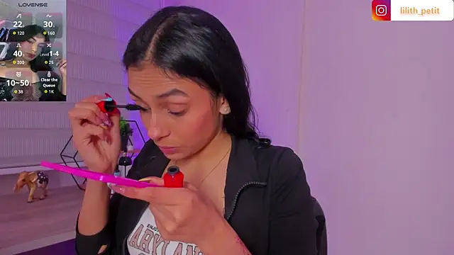 lilith petit  online show from 13, 5, 2026