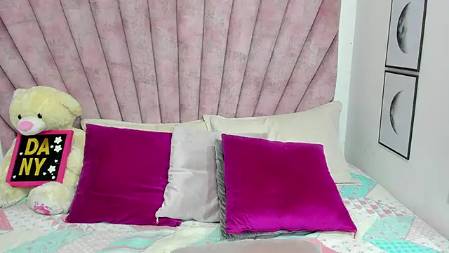 danibellucii  online show from 29, 3, 2026