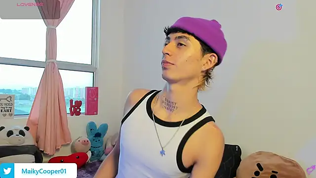 Maiky Cooper01 online show from 15, 4, 2026