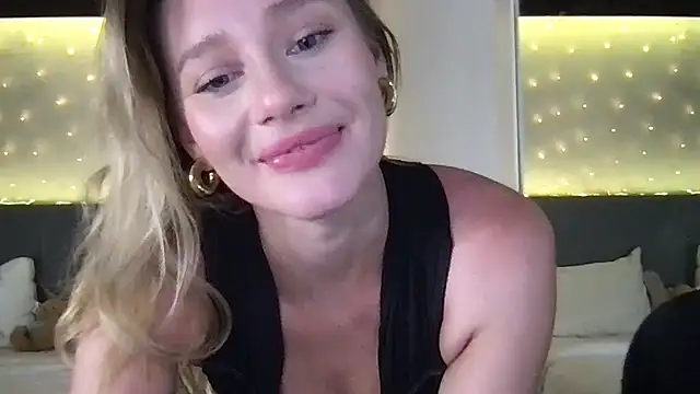 Snapshot of Stella_muse chatting on 8, 3, 2026 Stella muse online show from 8, 3, 2026