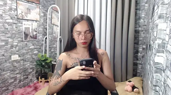 LOVELYMAYUMIE online show from 2, 3, 2025