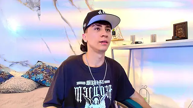 XanderGrey8 online show from 25, 2, 2026