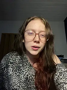 YoungLisaa18 online show from 9, 2, 2026