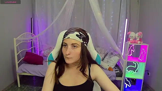 KiraDuvall online show from 24, 6, 2026