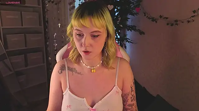 Roziett Belle online show from 14, 3, 2026