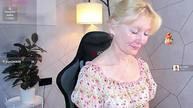 Julie Lucas online show from 2, 6, 2026