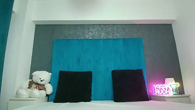 AnyaHappiness online show from 5, 2, 2026