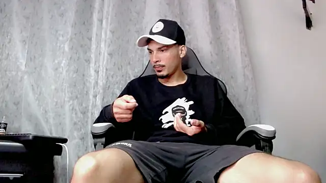 Snapshot of Yankees_xxx chatting on 11, 6, 2026 Yankees xxx online show from 11, 6, 2026