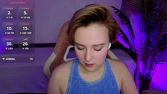 Snapshot of Ellie_Heavenly chatting on 2, 2, 2026 Ellie Heavenly online show from 2, 2, 2026