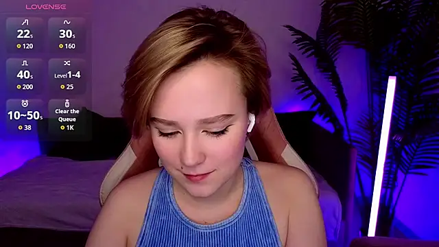 Snapshot of Ellie_Heavenly chatting on 9, 2, 2026 Ellie Heavenly online show from 9, 2, 2026