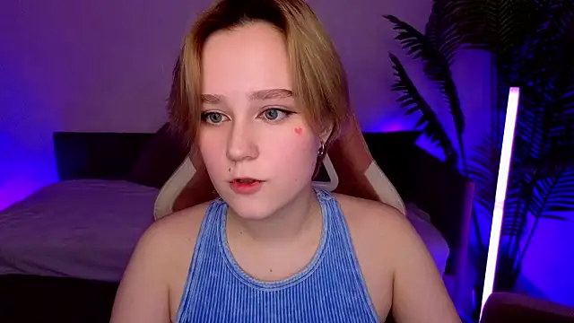 Snapshot of Ellie_Heavenly chatting on 12, 2, 2026 Ellie Heavenly online show from 12, 2, 2026