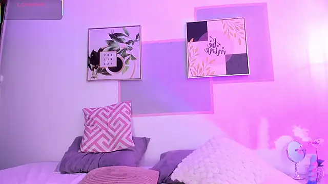 april jones05 online show from 28, 3, 2026