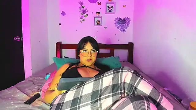 Penelopeflame18 online show from 18, 2, 2026