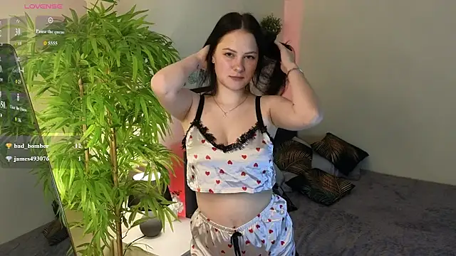 Snapshot of Jenifer_Stound chatting on 12, 6, 2026 Jenifer Stound online show from 12, 6, 2026