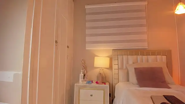 isabela  x online show from 8, 4, 2026