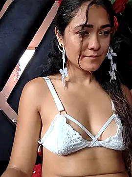 Snapshot of Freyarosse chatting on 17, 2, 2026 Freyarosse online show from 17, 2, 2026