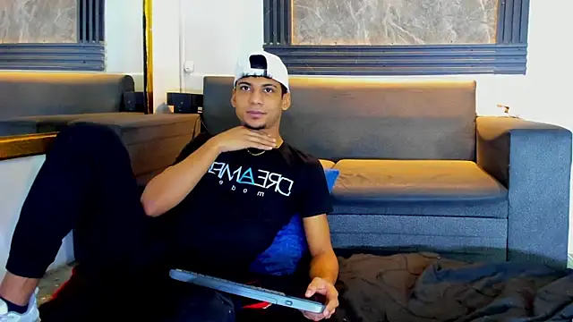 ALEX KEITH26 online show from 4, 2, 2026