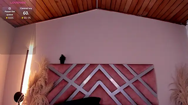 ella  olmos online show from 13, 7, 2026
