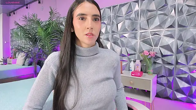 Itzel Geneva online show from 14, 5, 2026