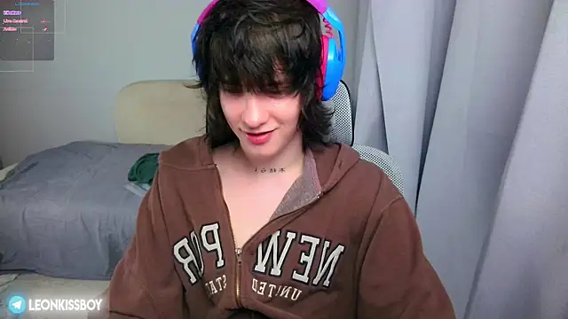 Snapshot of LeonBoykisser chatting on 11, 6, 2026 LeonBoykisser online show from 11, 6, 2026