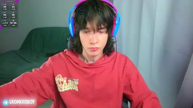 Snapshot of LeonBoykisser chatting on 25, 6, 2026 LeonBoykisser online show from 25, 6, 2026