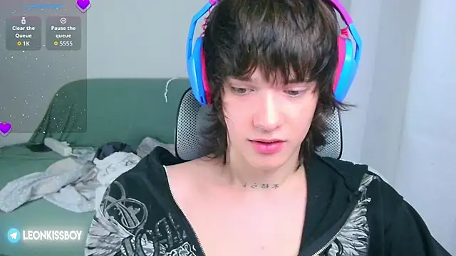Snapshot of LeonBoykisser chatting on 10, 7, 2026 LeonBoykisser online show from 10, 7, 2026